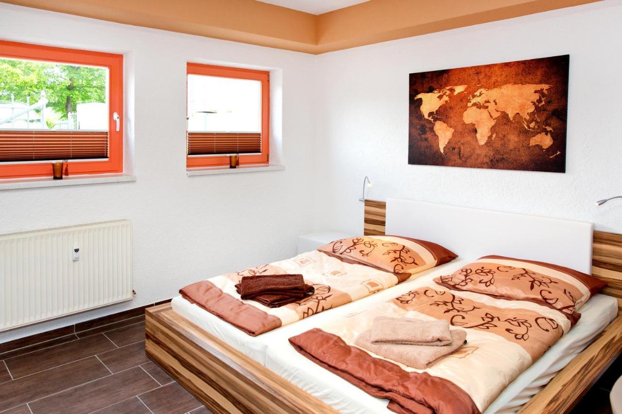 Ferienwohnung Familie Leinweber Waren  Buitenkant foto